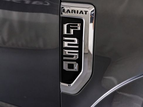 Used 2022 Ford F250 Lariat w/ Lariat Value Package AWD/4WD image 43