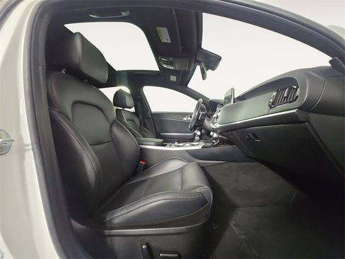 Used 2020 Kia Stinger GT1 image 15