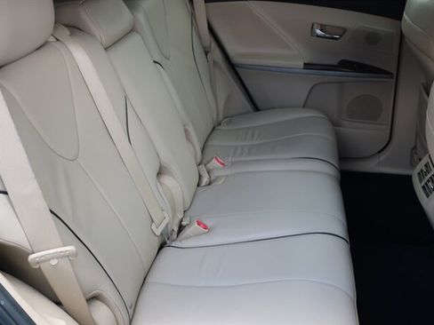Used 2010 Toyota Venza FWD image 31