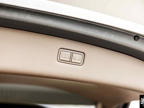 Used 2024 Genesis GV80 2.5T w/ Advanced Package image 18