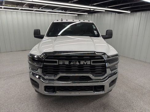 New 2026 RAM 3500 4x4 Crew Cab DRW image 2
