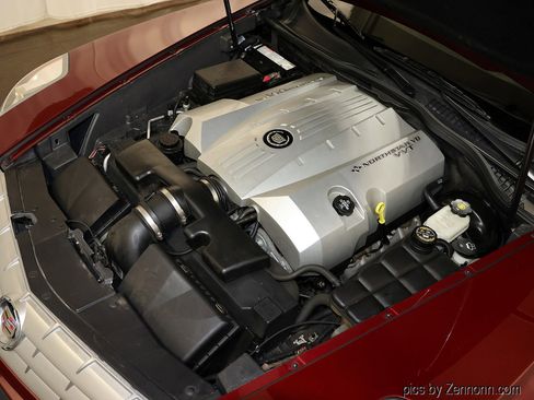 Used 2007 Cadillac XLR image 32