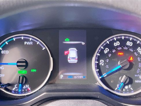 Used 2021 Toyota RAV4 LE image 23