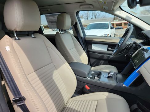 Used 2025 Land Rover Discovery Sport S image 10