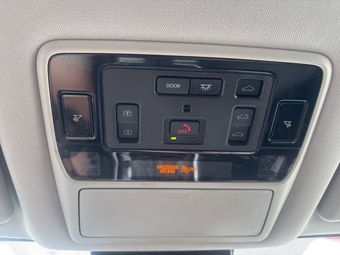 Used 2025 Toyota Grand Highlander FWD image 18
