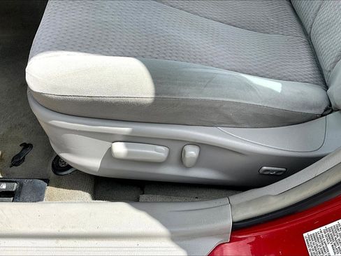 Used 2011 Toyota Camry LE FWD image 37