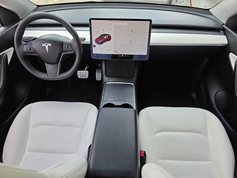 Used 2022 Tesla Model Y Performance AWD/4WD image 13