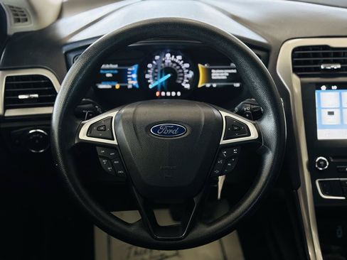 Used 2018 Ford Fusion SE w/ Fusion SE Technology Package FWD image 43