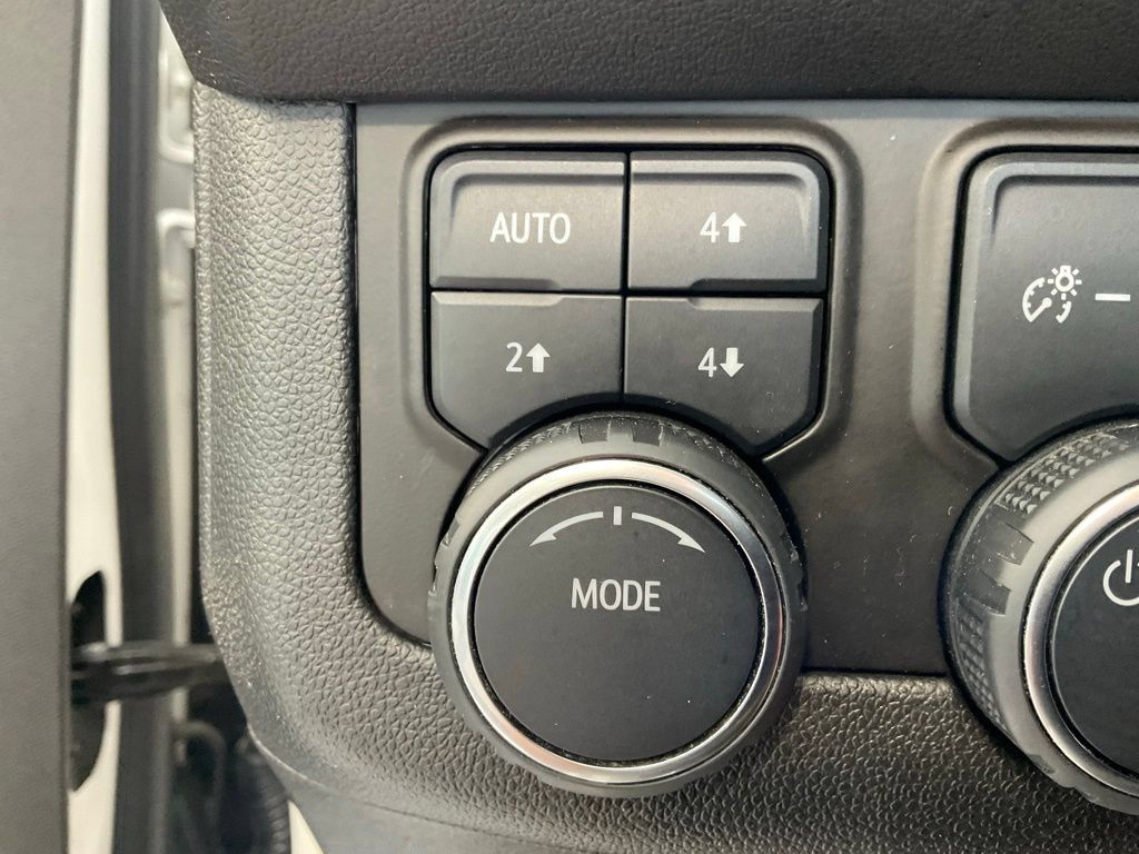 Used 2024 Chevrolet Tahoe High Country AWD/4WD image 17