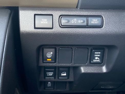 Certified 2024 Nissan Frontier SV w/ Technology Package image 14