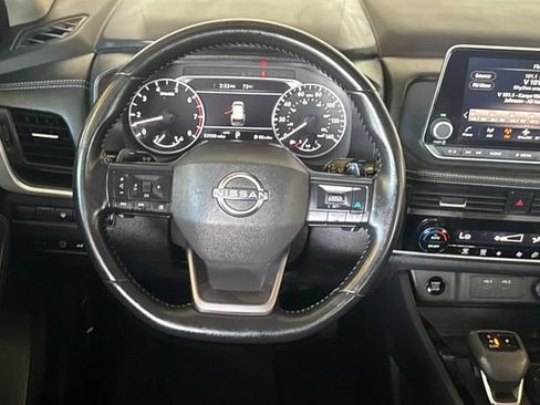 Certified 2025 Nissan Rogue SV AWD/4WD image 17