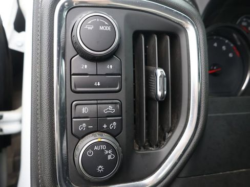 Used 2022 Chevrolet Silverado 2500 LT w/ Convenience Package image 17