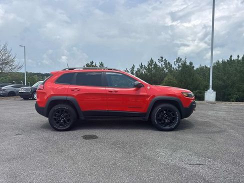 Used 2021 Jeep Cherokee Trailhawk AWD/4WD image 3