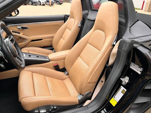 Used 2017 Porsche 718 Boxster S RWD image 16