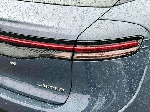 Used 2025 Toyota Crown Limited w/ Advanced Technology Package image 7