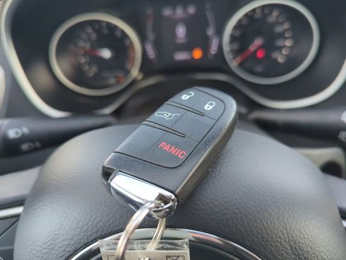 Used 2018 Jeep Compass Latitude w/ Trailer Tow Group image 25