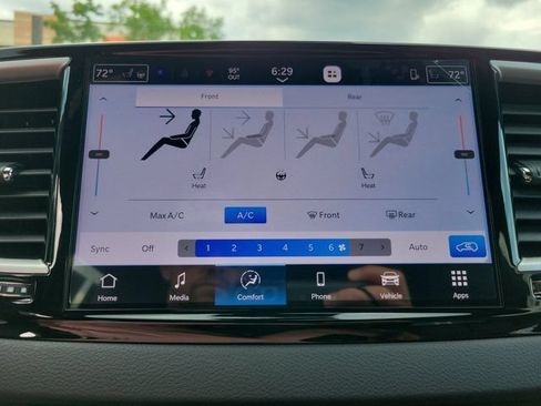 Used 2026 Chrysler Pacifica Select FWD image 30