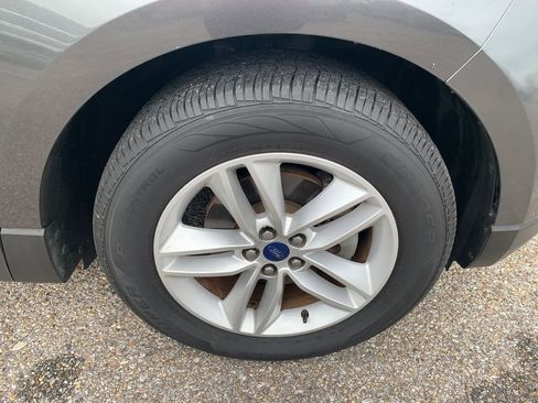 Used 2018 Ford Edge SEL FWD image 9
