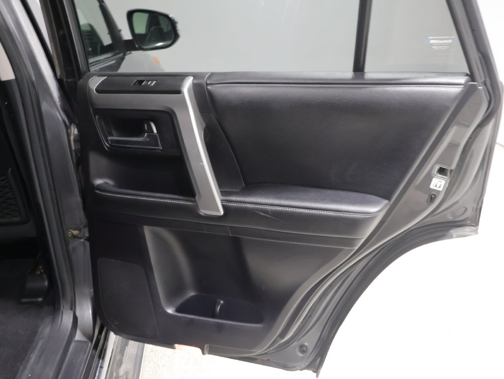Used 2015 Toyota 4Runner Limited AWD/4WD image 21