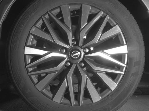 Used 2025 Nissan Altima 2.5 SV image 11