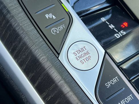 Used 2024 BMW 430i Convertible image 32