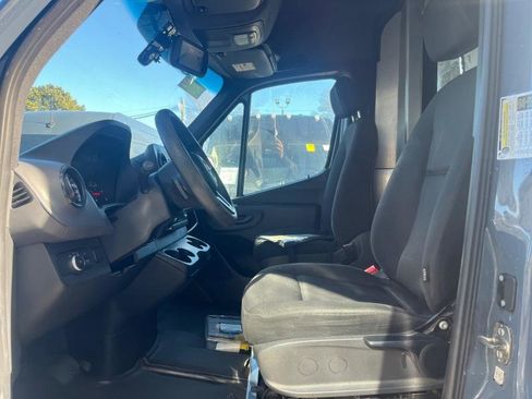 Used 2019 Mercedes-Benz Sprinter 170 image 11