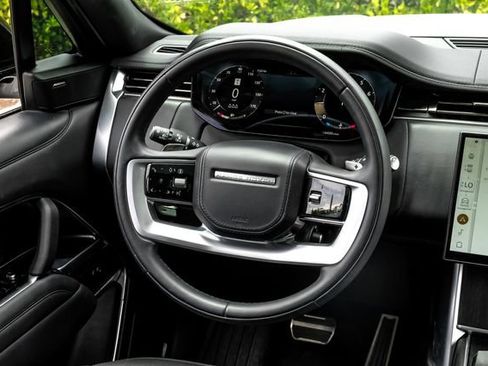 Used 2024 Land Rover Range Rover SE AWD/4WD image 25