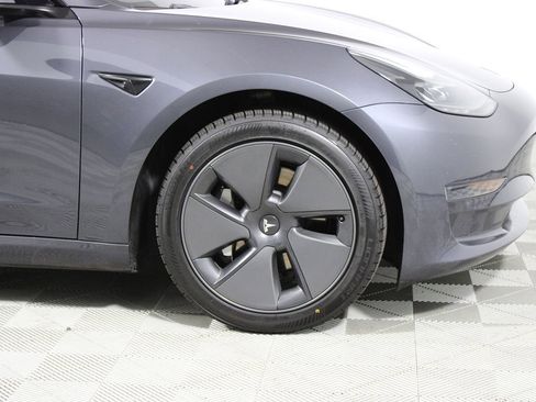 Used 2023 Tesla Model 3 Standard Range image 16