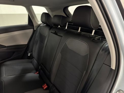 New 2026 Volkswagen Taos SE image 20