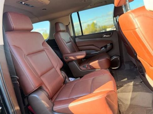 Used 2019 Chevrolet Suburban Premier image 16