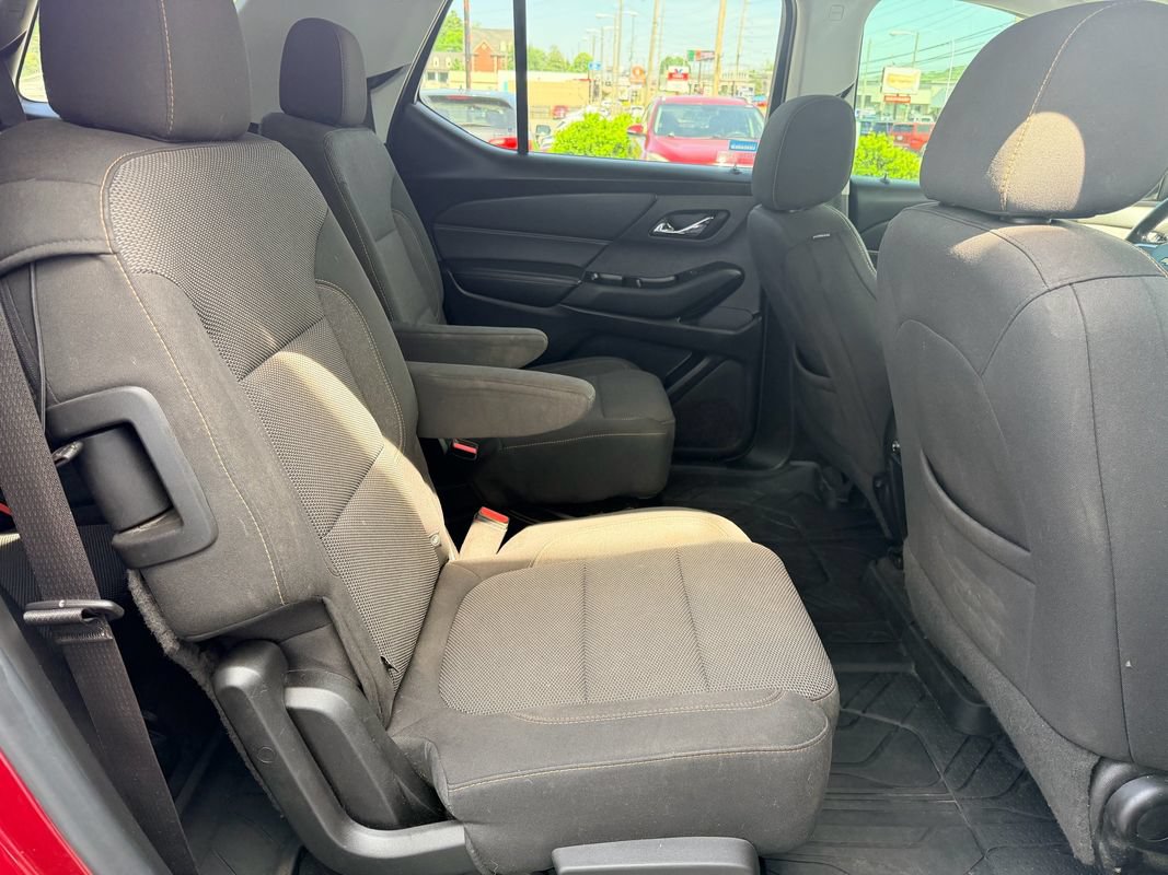 Used 2019 Chevrolet Traverse LT w/ LPO, Floor Liner Package AWD/4WD image 16