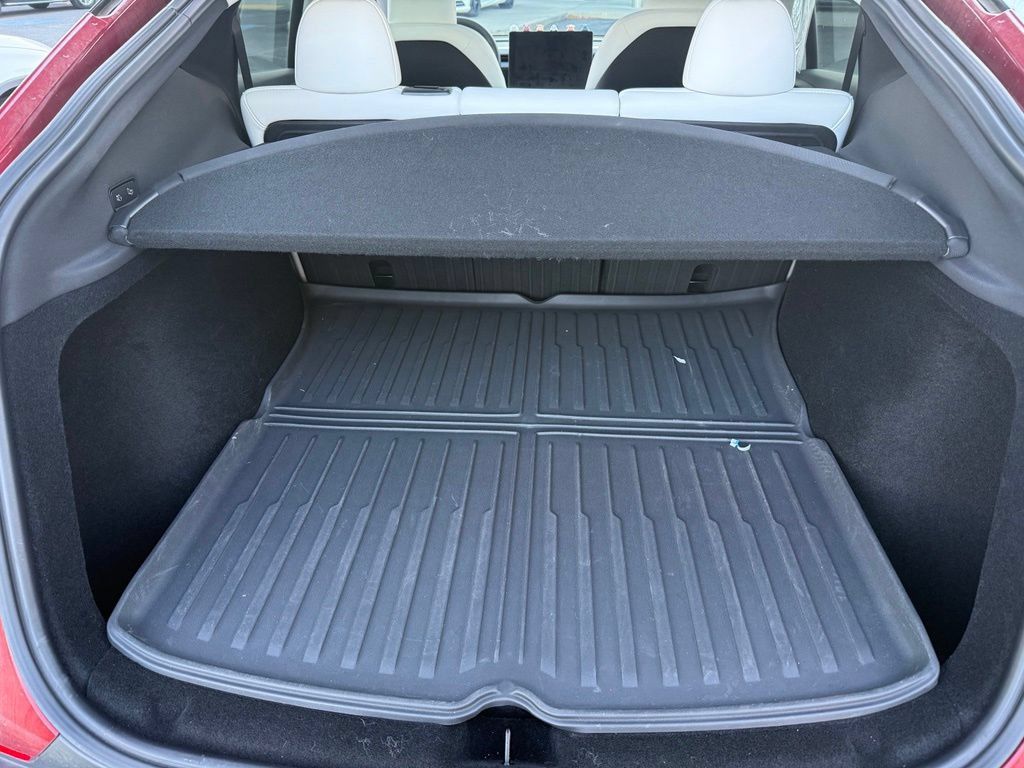 Used 2026 Tesla Model Y 2WD image 7