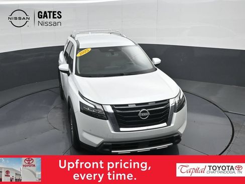Used 2025 Nissan Pathfinder SL AWD/4WD image 49