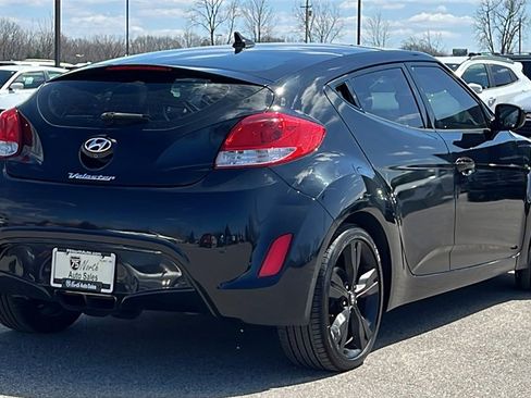 Used 2017 Hyundai Veloster Value Edition image 6