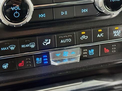 New 2026 Ford F450 Platinum w/ FX4 Off-Road Package image 19