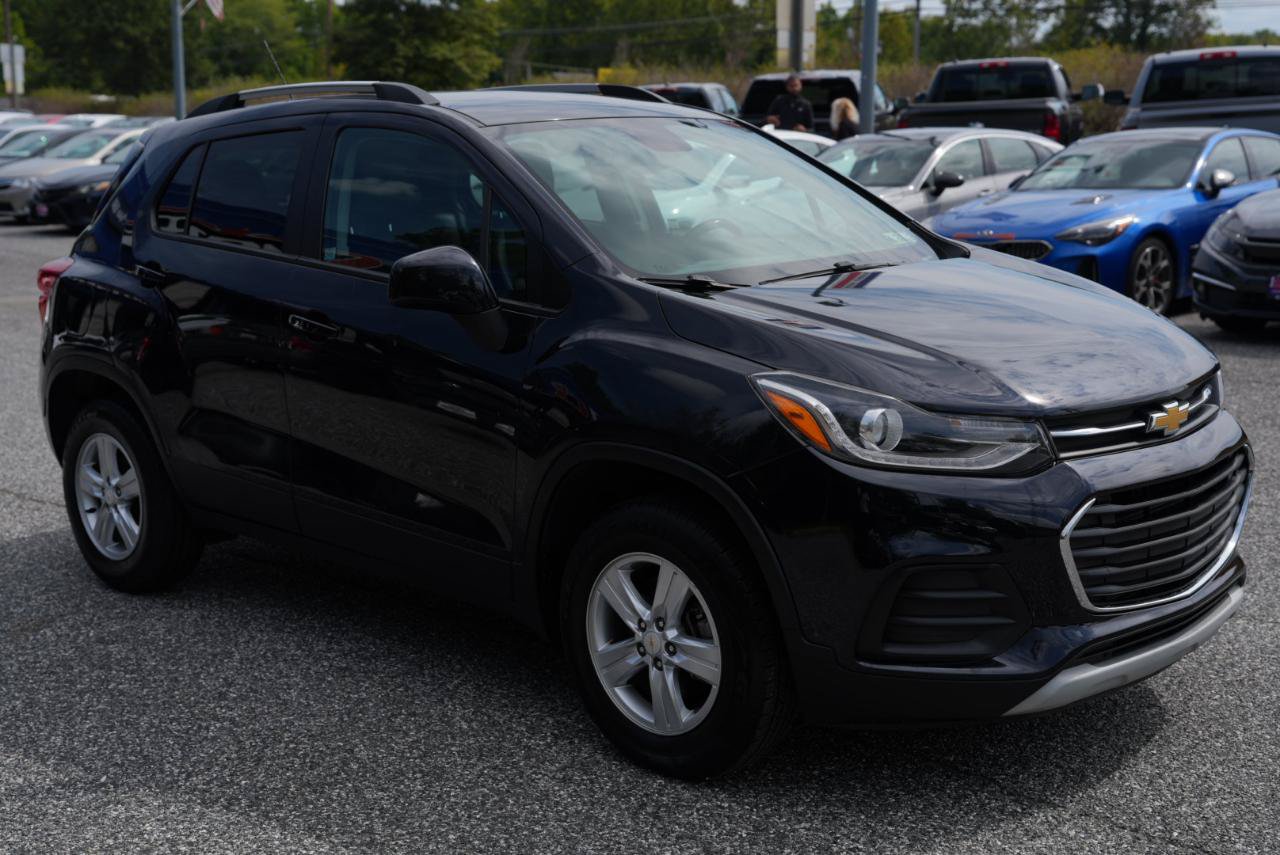 Used 2022 Chevrolet Trax LT w/ LT Convenience Package AWD/4WD image 5