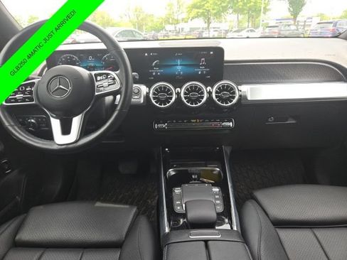 Used 2022 Mercedes-Benz GLB 250 4MATIC image 11
