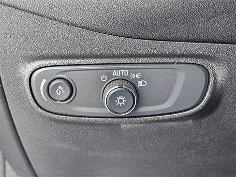 Used 2020 Chevrolet Equinox LT image 25