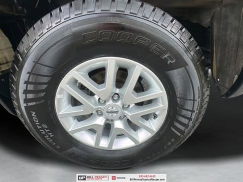 Used 2019 Nissan Frontier SV image 17