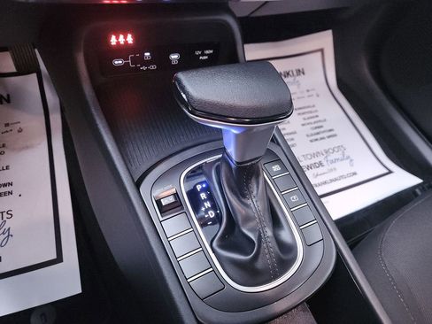 Used 2025 Hyundai Kona SE image 20