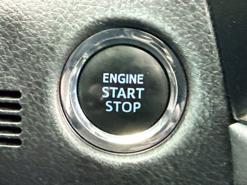 Used 2015 Toyota Corolla L image 7