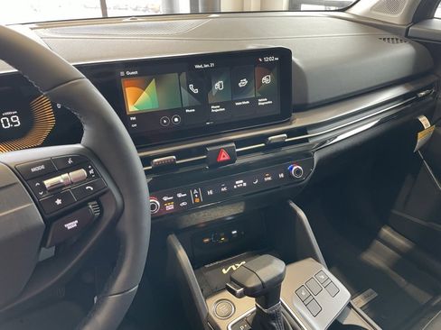 New 2026 Kia Sportage EX image 15