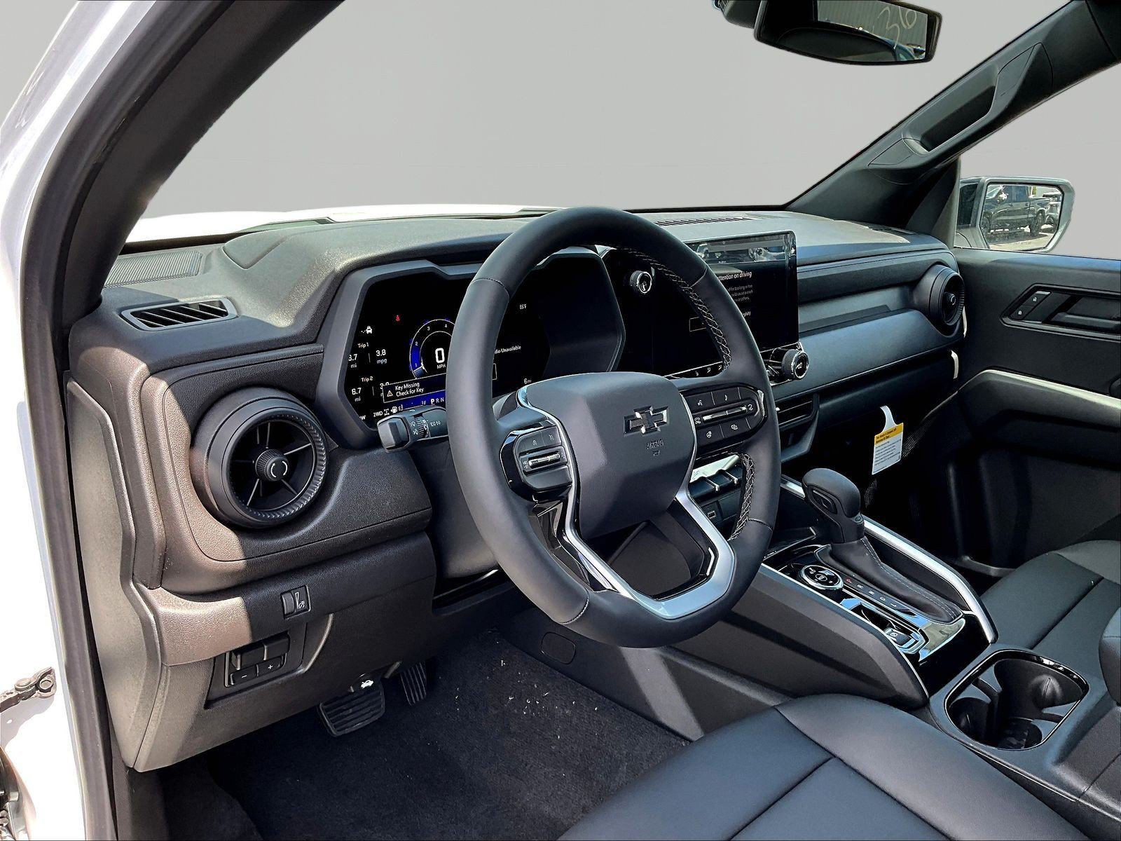 New 2026 Chevrolet Colorado Trail Boss w/ Midnight Edition AWD/4WD image 15