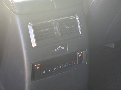 Used 2024 MAZDA CX-90 3.3 Turbo w/ Premium Plus Pkg image 14