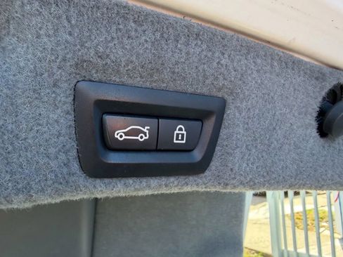 Used 2013 BMW 750i xDrive AWD/4WD image 18