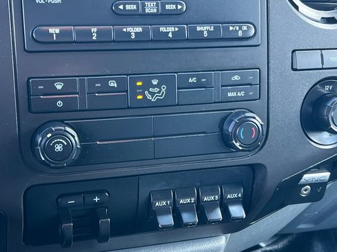 Used 2016 Ford F550 2WD Crew Cab Super Duty image 19