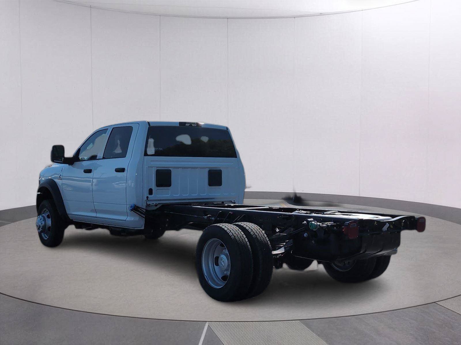 New 2026 RAM 4500 Tradesman w/ Safety Group AWD/4WD image 3