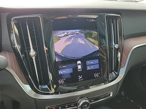 Used 2021 Volvo S60 T5 Momentum image 23