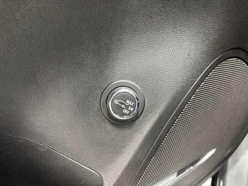 Used 2023 Buick Envision Avenir AWD/4WD image 45