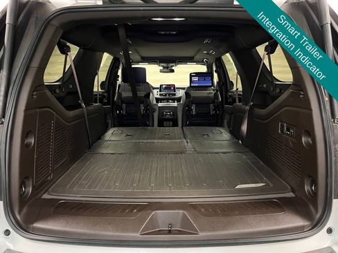 Used 2023 GMC Yukon XL SLT w/ SLT Premium Package AWD/4WD image 26